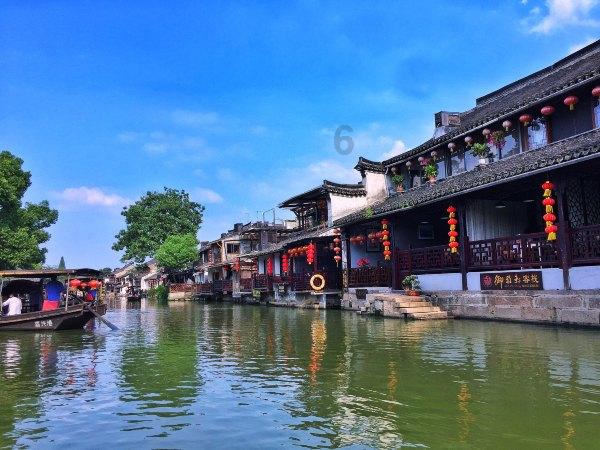 小镇惊魂